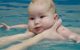 Учим вашего малыша плавать