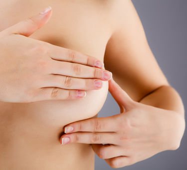 Когда начинает появляться молозиво у беременных