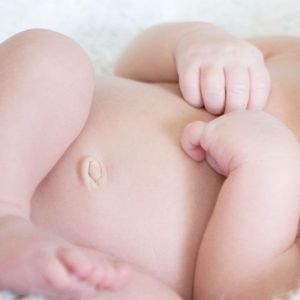 Потемнел пупок у грудничка