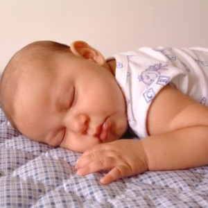 Почему ребенок во сне задерживает дыхание