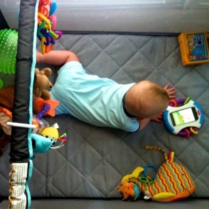 Режим дня грудничка в 4 месяца