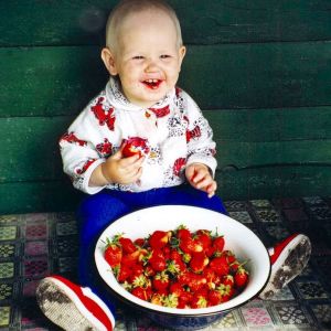 Я бы всю тарелку опустошил Когда можно давать клубнику грудничку