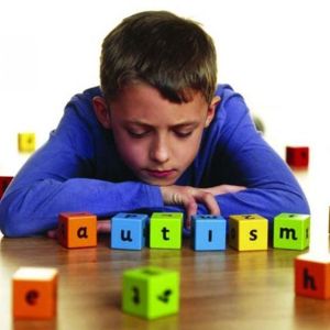 Замкнутость - признак аутизма У ребенка нет интереса к сверстникам