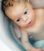 купать малыша