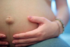 пупок беременной